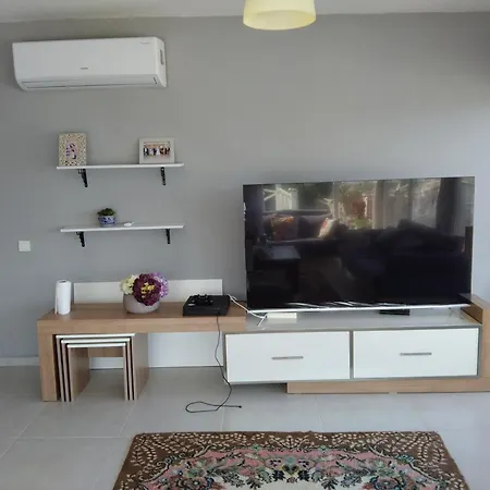 Yalikavakta Muhtesem Deniz Manzarali Otel *